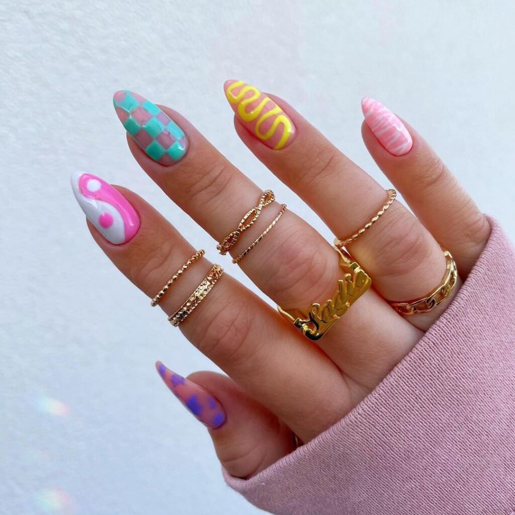 Wave Nails For A Perfect Vacation