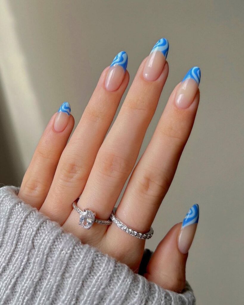 almond nails